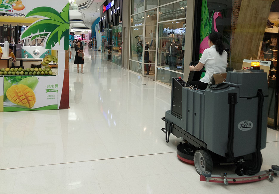 江西大型清潔設備多功能洗地機和電動<a href=http://www.zglianjie.com target=_blank class=infotextkey>掃地車生產廠</a>